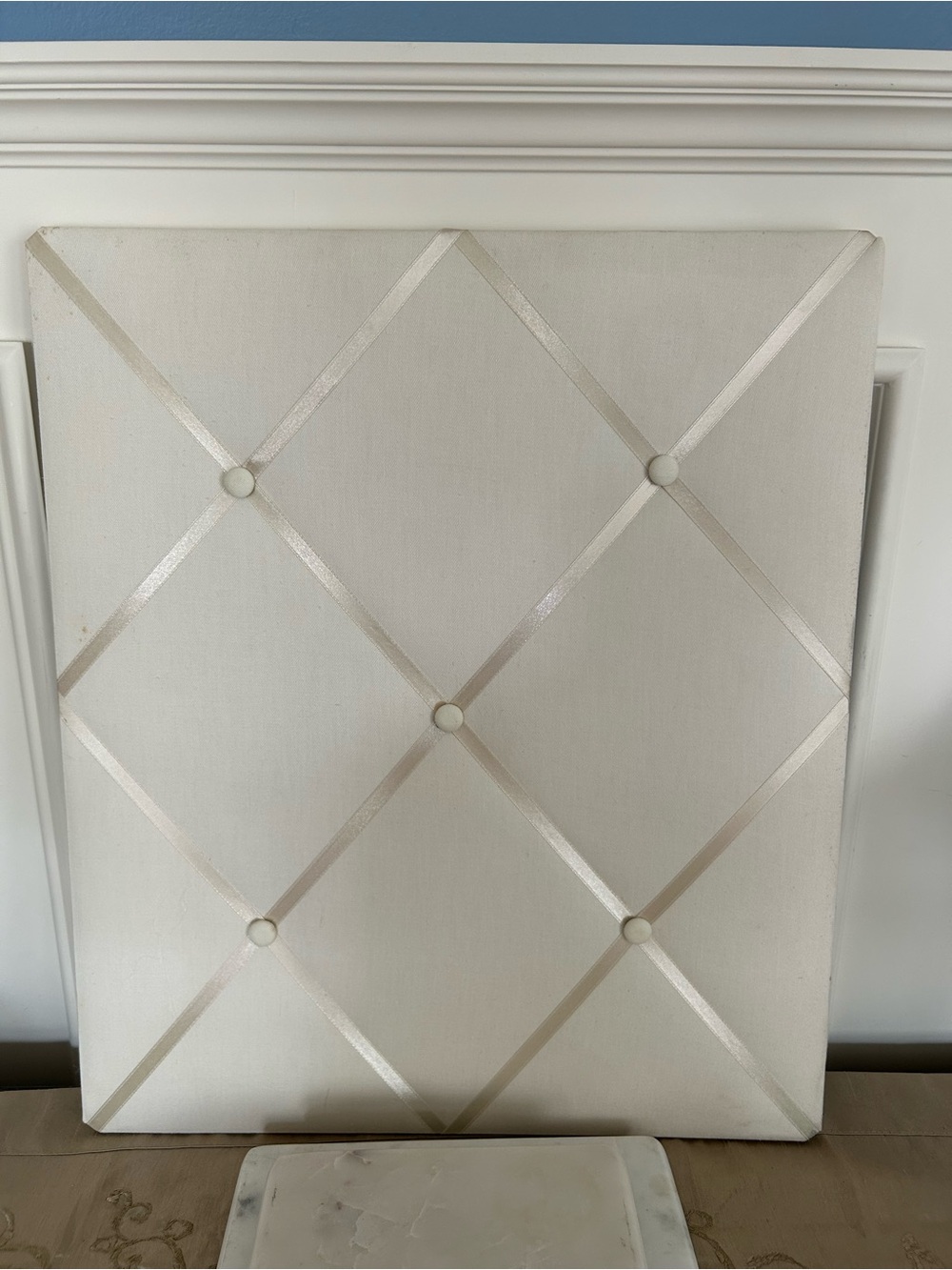 Padded fabric memo board